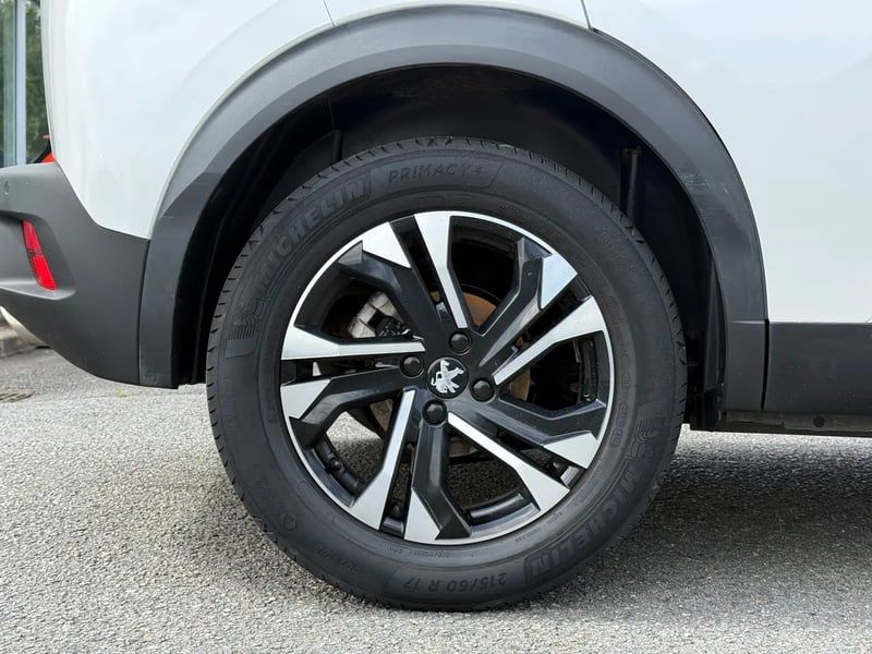 Photo de la voiture PEUGEOT 2008 BlueHDi 130 S&S EAT8 Allure