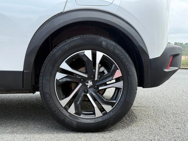 Photo de la voiture PEUGEOT 2008 BlueHDi 130 S&S EAT8 Allure