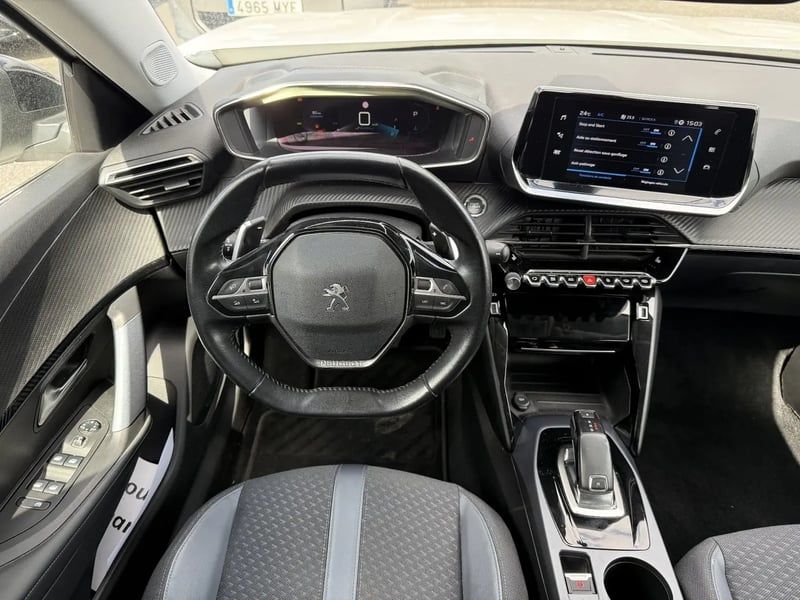 Photo de la voiture PEUGEOT 2008 BlueHDi 130 S&S EAT8 Allure