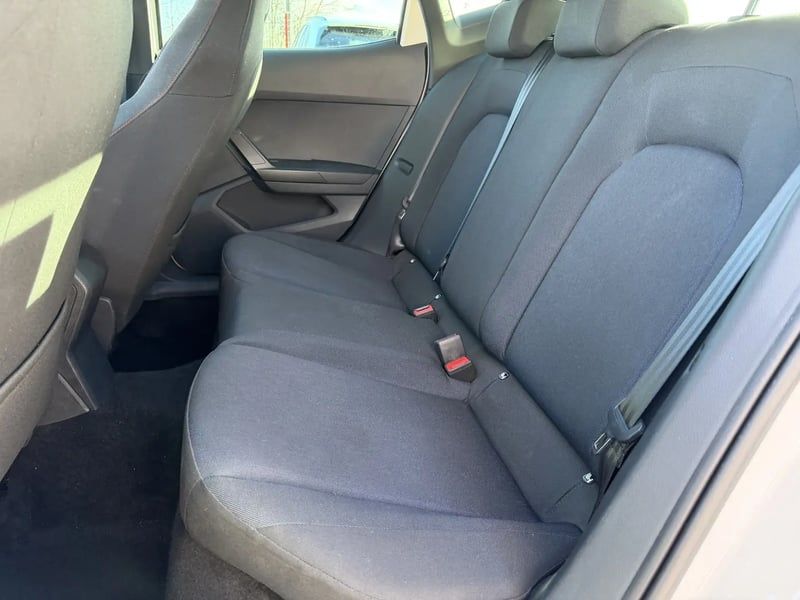 Photo de la voiture SEAT IBIZA 1.0 TSI 110 ch S/S BVM6 FR