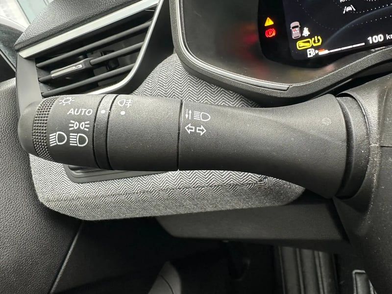 Photo de la voiture RENAULT CLIO V E-Tech full hybrid 145 ch GSR2 Techno