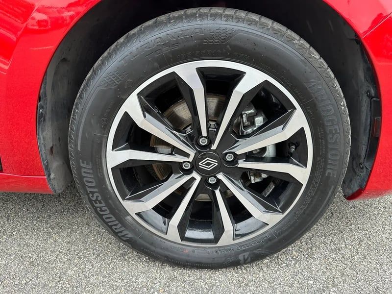 Photo de la voiture RENAULT CLIO V E-Tech full hybrid 145 ch GSR2 Techno
