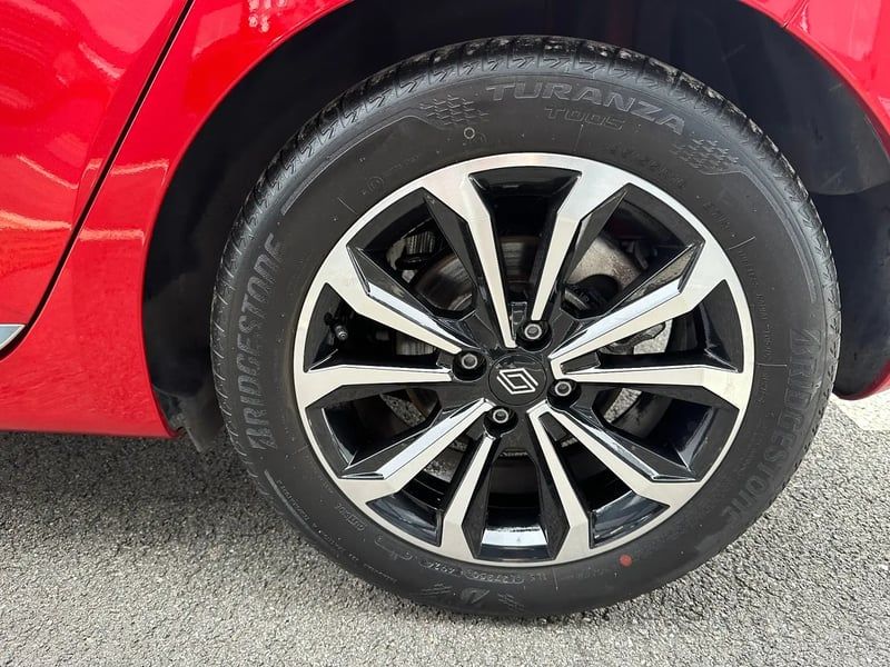 Photo de la voiture RENAULT CLIO V E-Tech full hybrid 145 ch GSR2 Techno