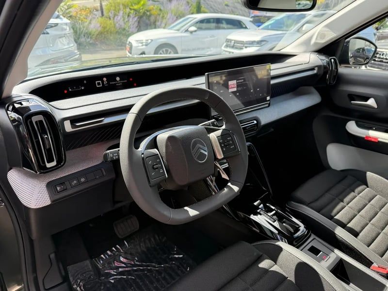 Photo de la voiture CITROEN C3 AIRCROSS Hybride 145 ch Aut Max