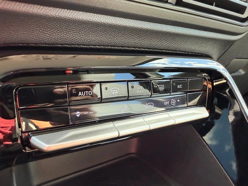 Photo de la voiture CITROEN C3 AIRCROSS Hybride 145 ch Aut Max