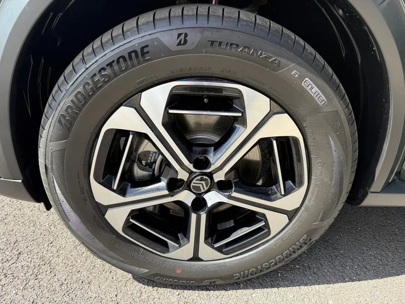 Photo de la voiture CITROEN C3 AIRCROSS Hybride 145 ch Aut Max