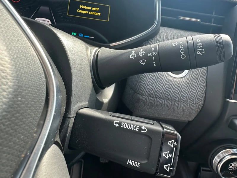 Photo de la voiture RENAULT CLIO V E-Tech full hybrid 145 ch GSR2 Techno