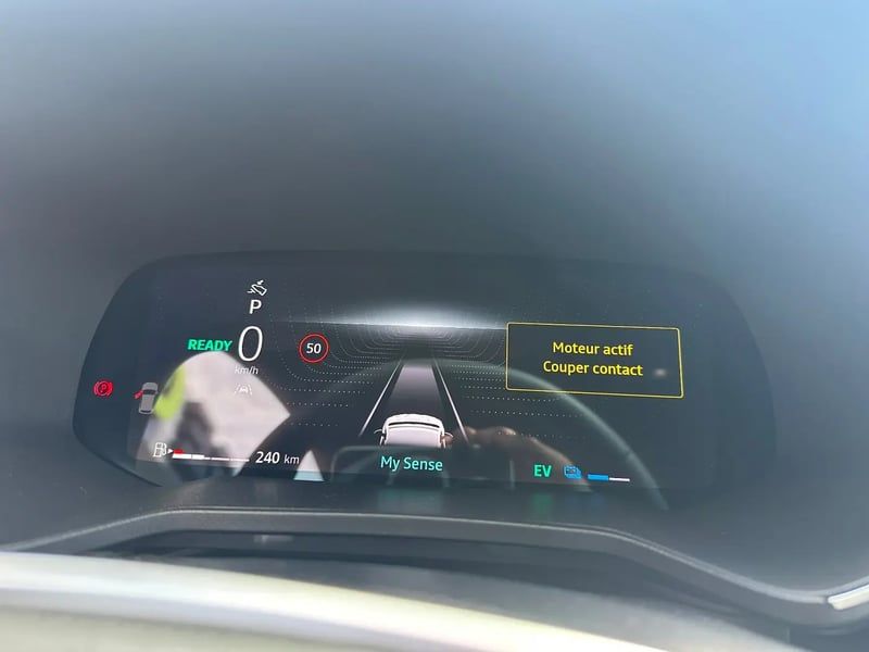 Photo de la voiture RENAULT CLIO V E-Tech full hybrid 145 ch GSR2 Techno