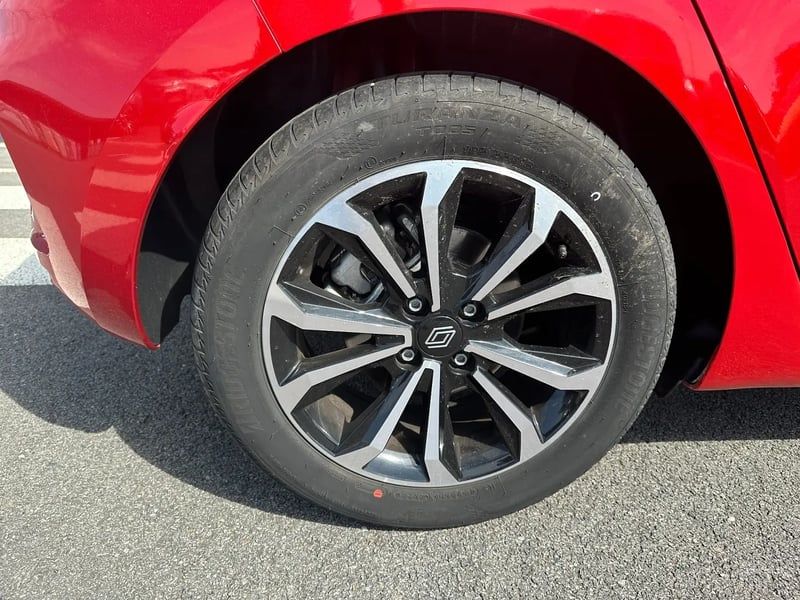 Photo de la voiture RENAULT CLIO V E-Tech full hybrid 145 ch GSR2 Techno