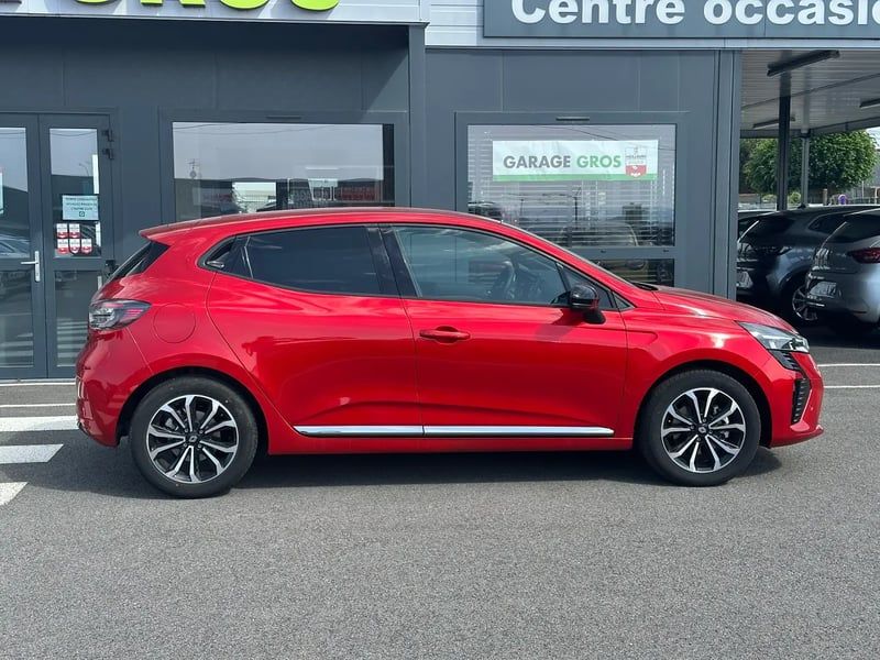 Photo de la voiture RENAULT CLIO V E-Tech full hybrid 145 ch GSR2 Techno