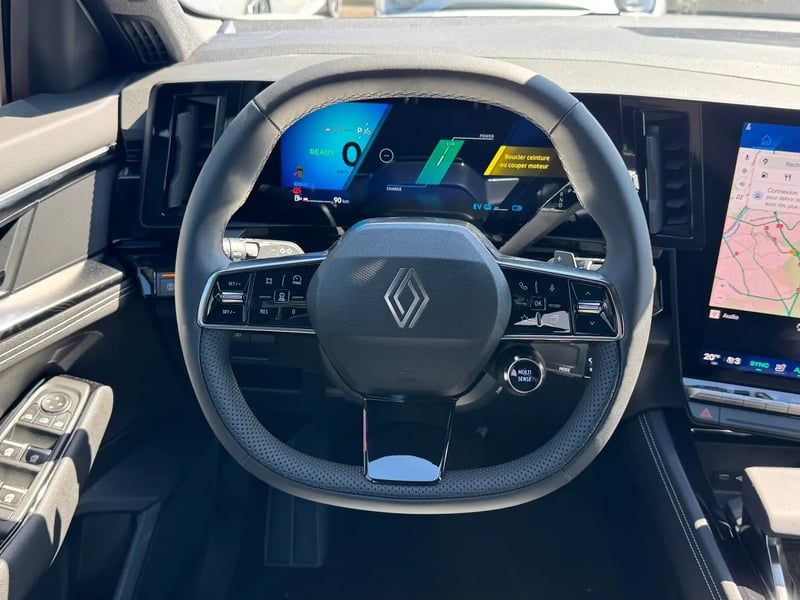 Photo de la voiture RENAULT AUSTRAL full hybrid E-Tech 200 ch Techno