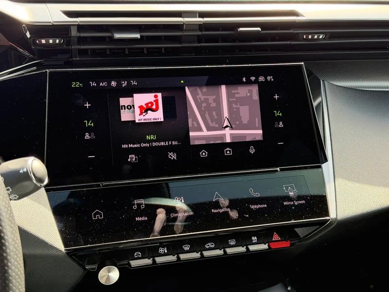 Photo de la voiture PEUGEOT 308 BlueHDi 130ch S&S EAT8 GT