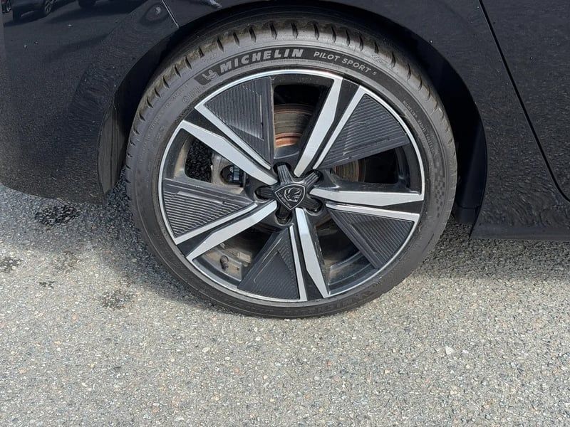 Photo de la voiture PEUGEOT 308 BlueHDi 130ch S&S EAT8 GT