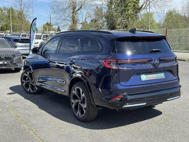 Photo de la voiture RENAULT ESPACE VI E-Tech full hybrid 200 GSR2 esprit Alpine