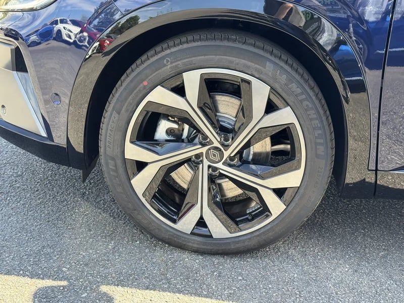 Photo de la voiture RENAULT ESPACE VI E-Tech full hybrid 200 GSR2 esprit Alpine