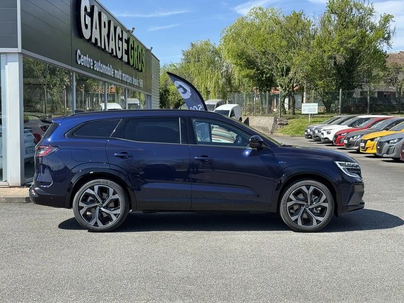 Photo de la voiture RENAULT ESPACE VI E-Tech full hybrid 200 GSR2 esprit Alpine