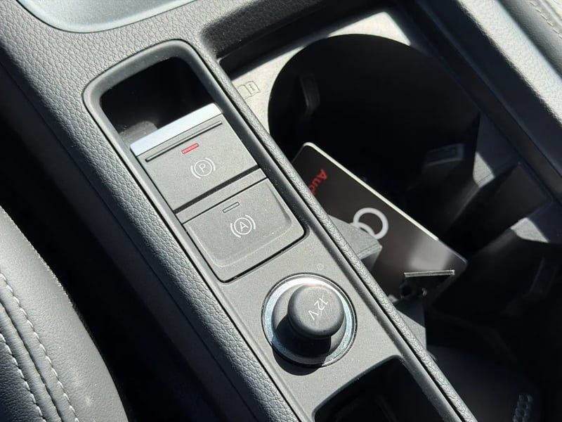 Photo de la voiture AUDI Q3 SPORTBACK 35 TDI 150 ch S tronic 7 S line