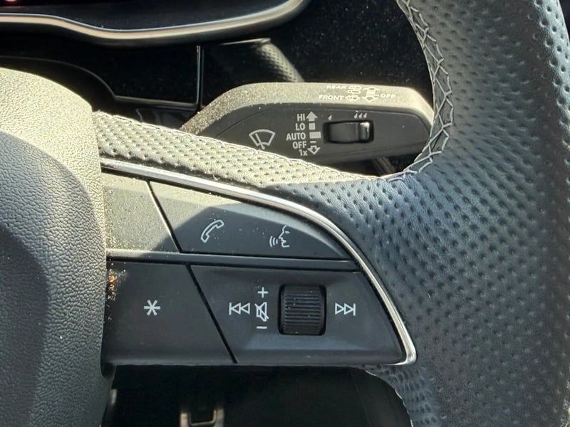 Photo de la voiture AUDI Q3 SPORTBACK 35 TDI 150 ch S tronic 7 S line
