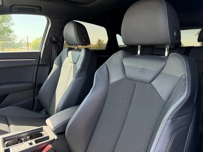 Photo de la voiture AUDI Q3 SPORTBACK 35 TDI 150 ch S tronic 7 S line