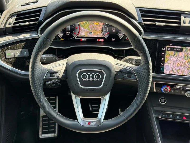 Photo de la voiture AUDI Q3 SPORTBACK 35 TDI 150 ch S tronic 7 S line