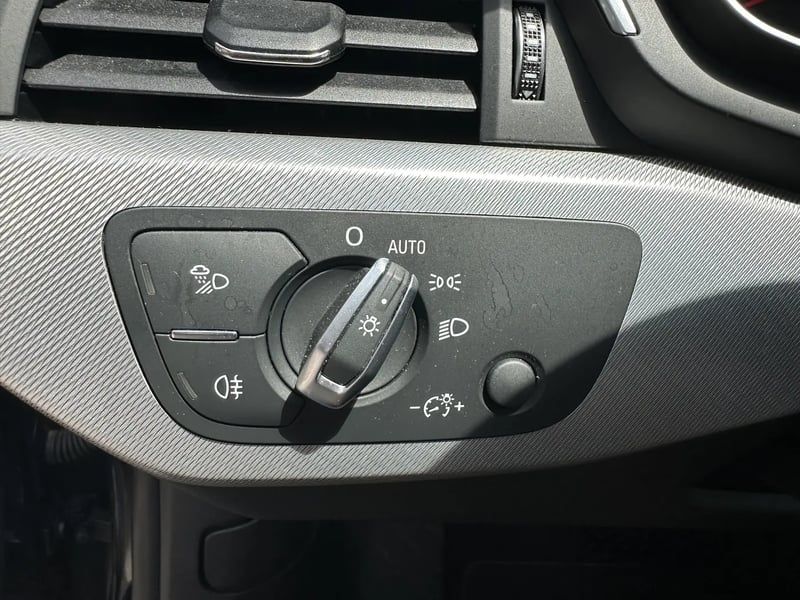 Photo de la voiture AUDI A5 SPORTBACK 2.0 TDI 150 S tronic 7 Design