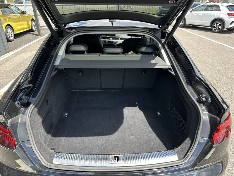 Photo de la voiture AUDI A5 SPORTBACK 2.0 TDI 150 S tronic 7 Design