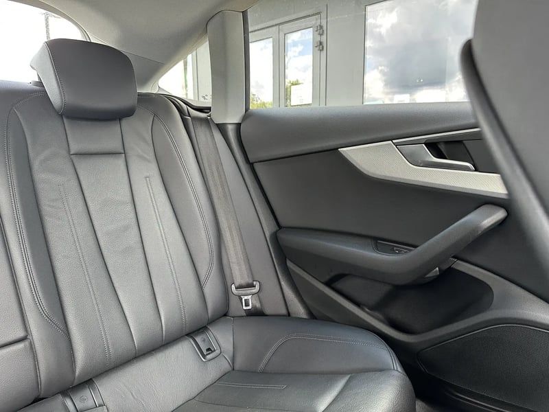 Photo de la voiture AUDI A5 SPORTBACK 2.0 TDI 150 S tronic 7 Design