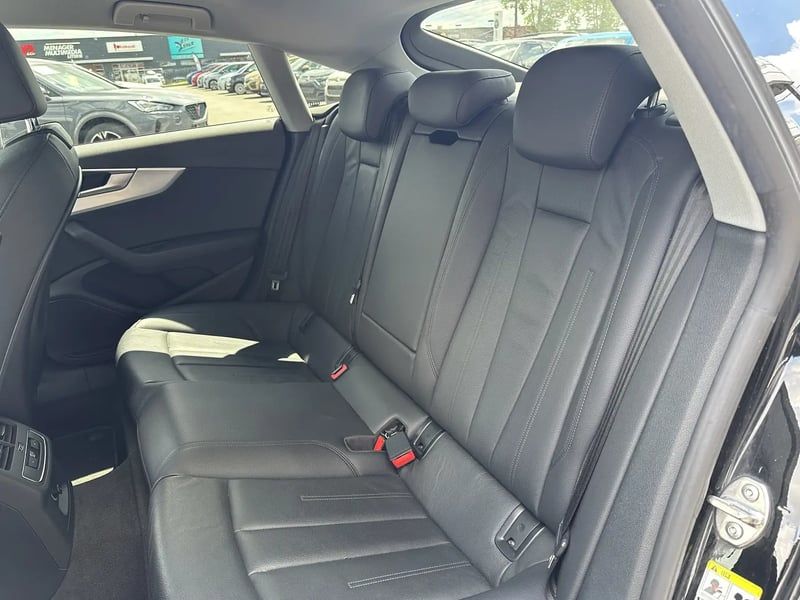 Photo de la voiture AUDI A5 SPORTBACK 2.0 TDI 150 S tronic 7 Design