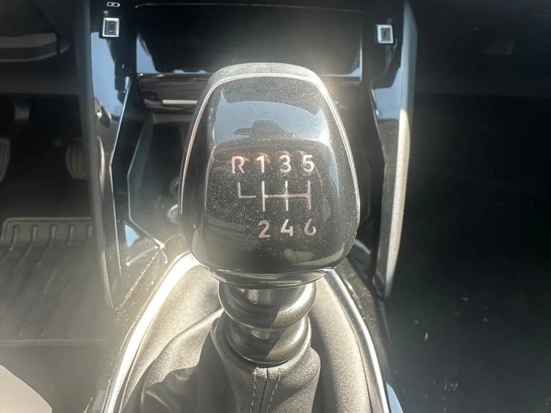 Photo de la voiture PEUGEOT 208 100 S&S BVM6 Allure