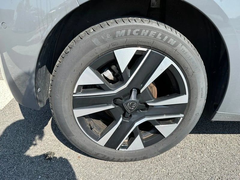 Photo de la voiture PEUGEOT 208 100 S&S BVM6 Allure