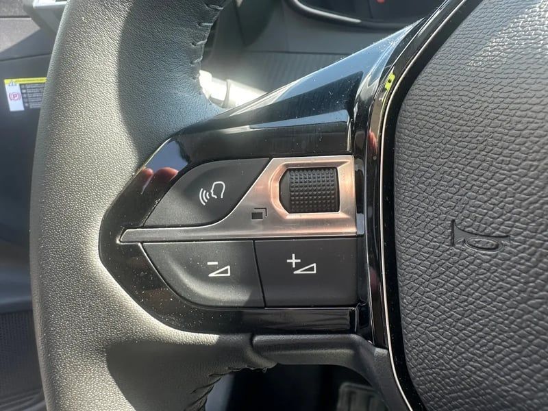 Photo de la voiture PEUGEOT 208 100 S&S BVM6 Allure