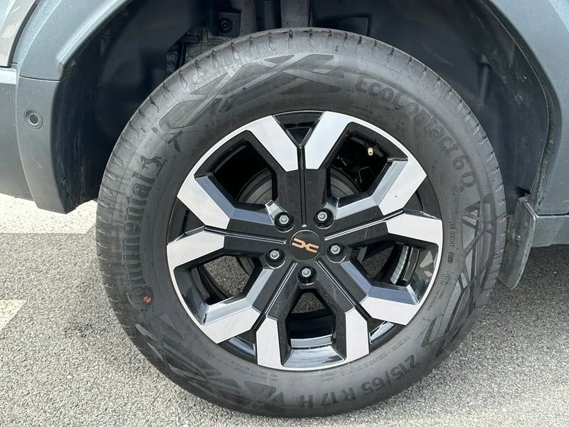 Photo de la voiture DACIA DUSTER Mild Hybrid 130 Extreme