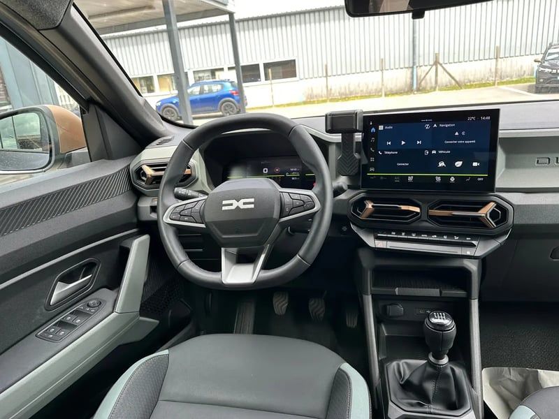 Photo de la voiture DACIA DUSTER Mild Hybrid 130 Extreme
