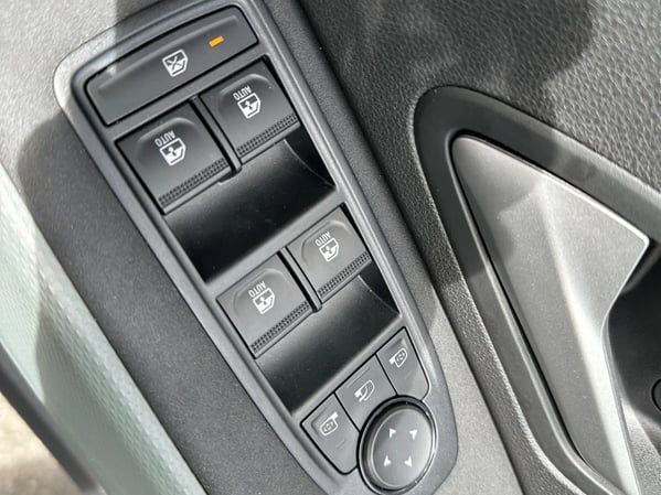 Photo de la voiture DACIA DUSTER Mild Hybrid 130 Extreme
