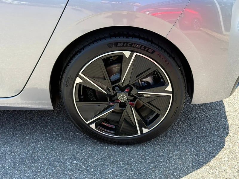Photo de la voiture PEUGEOT 308 ELECTRIQUE 54 kWh 156ch Style