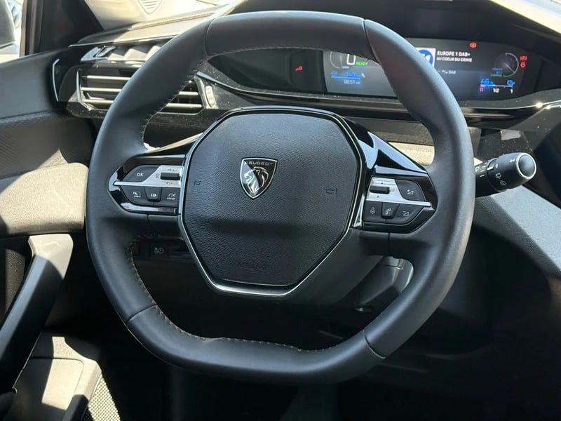 Photo de la voiture PEUGEOT 308 ELECTRIQUE 54 kWh 156ch Style