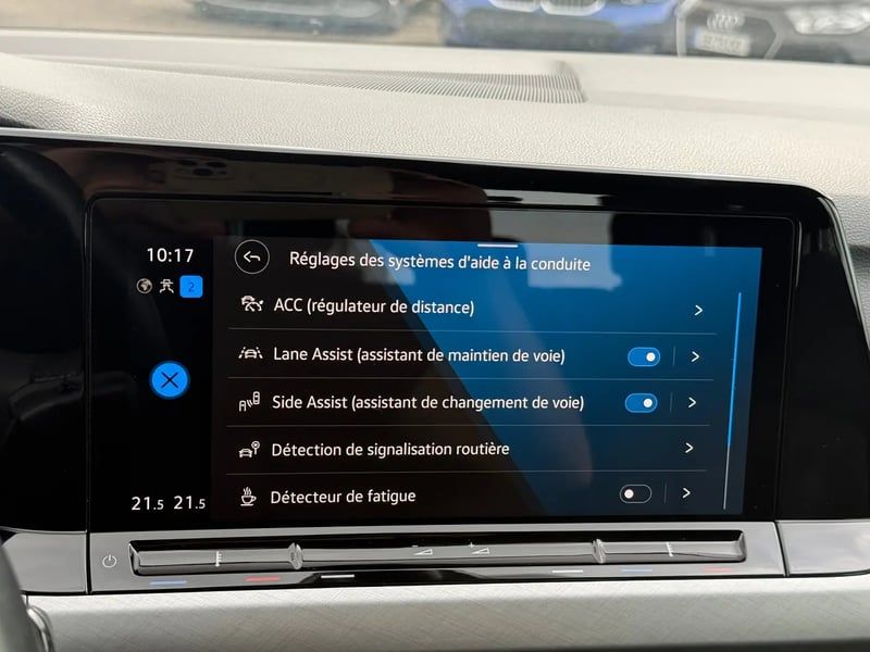 Photo de la voiture VOLKSWAGEN GOLF 1.5 TSI ACT OPF 130 BVM6 Life Business 1st