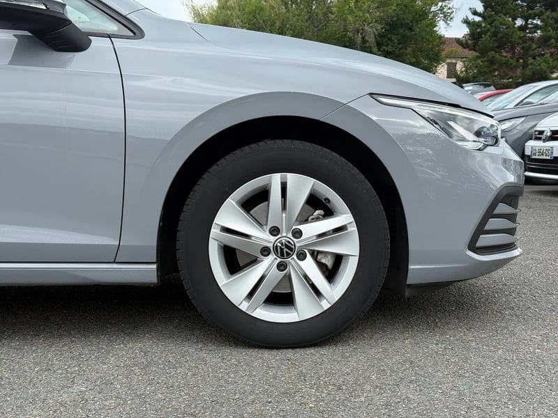 Photo de la voiture VOLKSWAGEN GOLF 1.5 TSI ACT OPF 130 BVM6 Life Business 1st