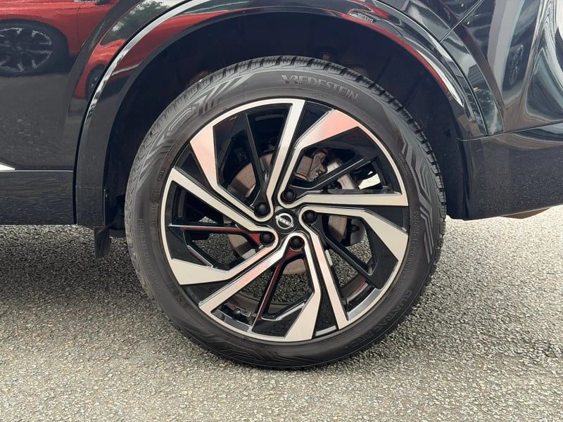 Photo de la voiture NISSAN QASHQAI Mild Hybrid 158 ch Xtronic Tekna+