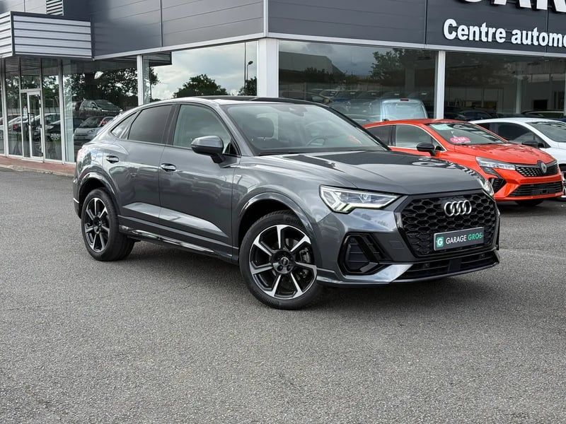 Photo de la voiture AUDI Q3 35 TDI 150 ch S tronic 7 S line