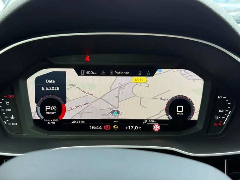 Photo de la voiture AUDI Q3 35 TDI 150 ch S tronic 7 S line