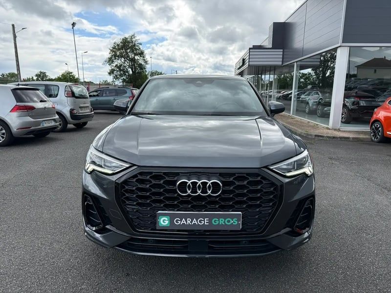 Photo de la voiture AUDI Q3 35 TDI 150 ch S tronic 7 S line