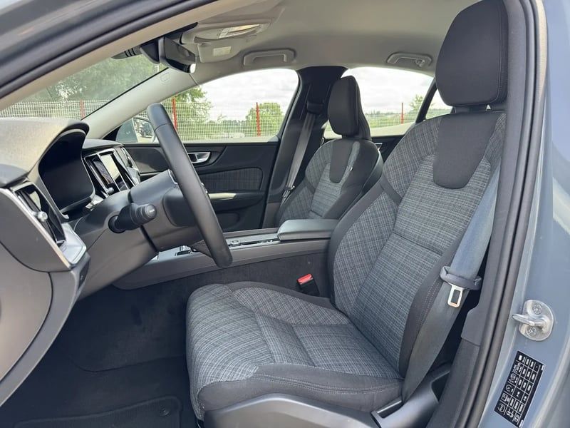 Photo de la voiture VOLVO S60 B4 MHEV 197 ch DCT7 Core+