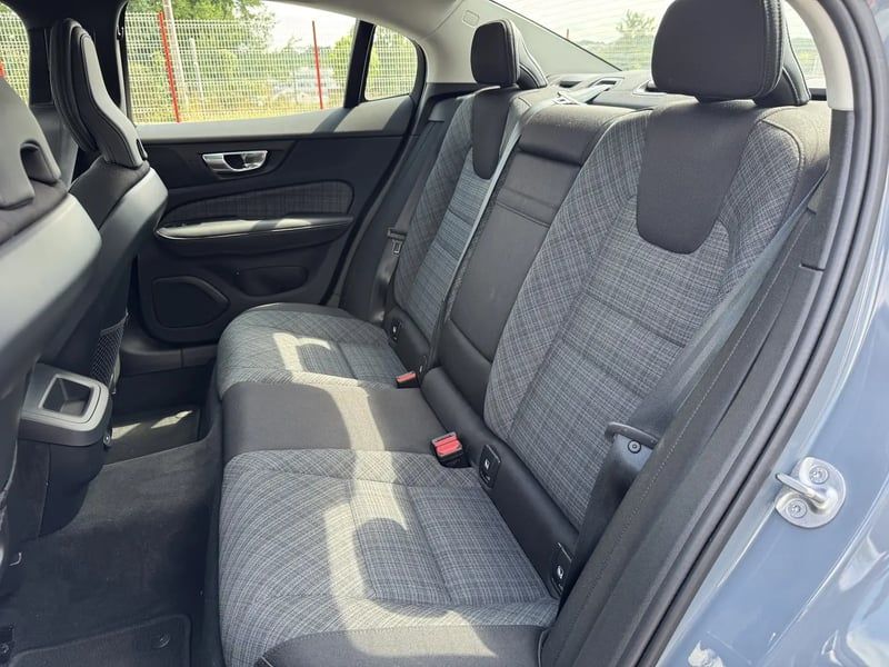 Photo de la voiture VOLVO S60 B4 MHEV 197 ch DCT7 Core+