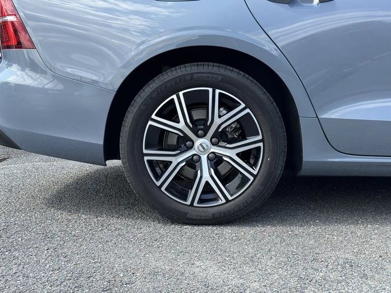 Photo de la voiture VOLVO S60 B4 MHEV 197 ch DCT7 Core+