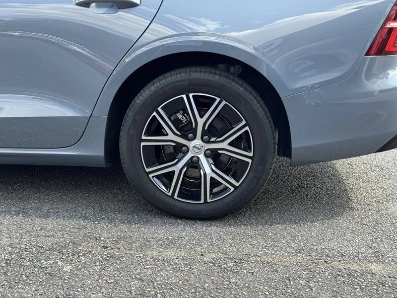 Photo de la voiture VOLVO S60 B4 MHEV 197 ch DCT7 Core+