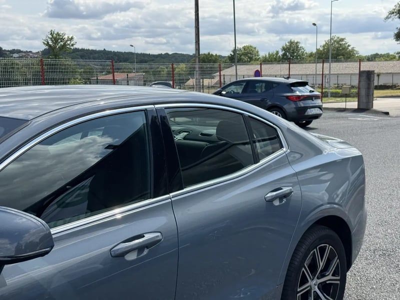 Photo de la voiture VOLVO S60 B4 MHEV 197 ch DCT7 Core+