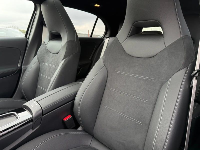 Photo de la voiture MERCEDES CLASSE A 200 d 8G-DCT AMG Line