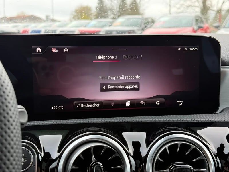 Photo de la voiture MERCEDES CLASSE A 200 d 8G-DCT AMG Line
