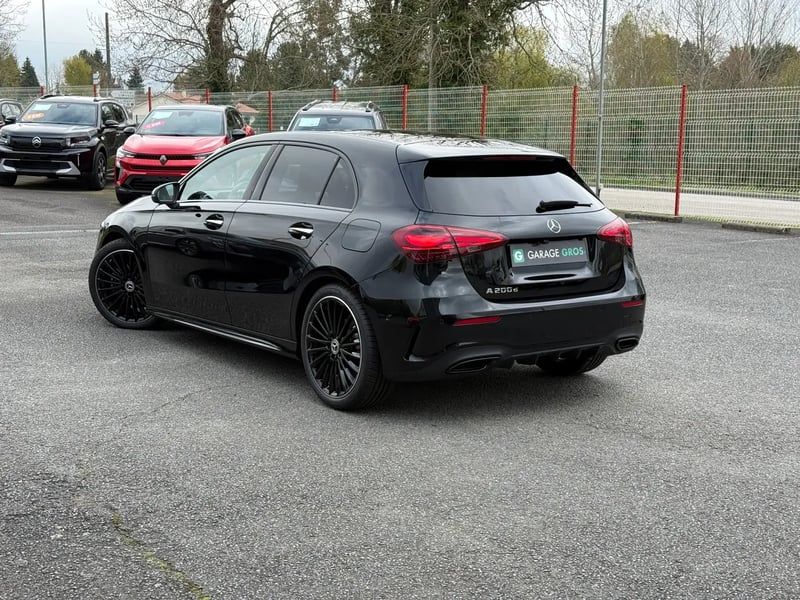 Photo de la voiture MERCEDES CLASSE A 200 d 8G-DCT AMG Line
